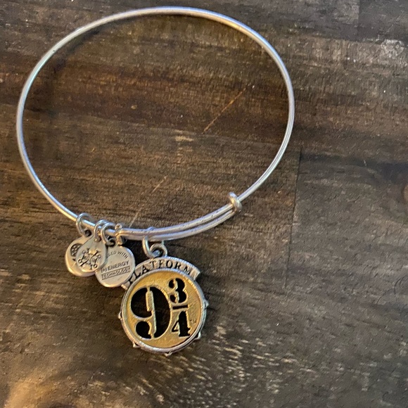 Lot of 4 Harry Potter Alex and Ani bracelets - Picture 4 of 4